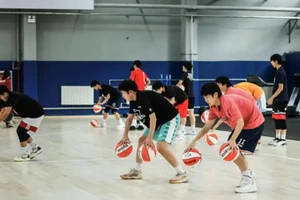 高中女子篮球队训练完整视频